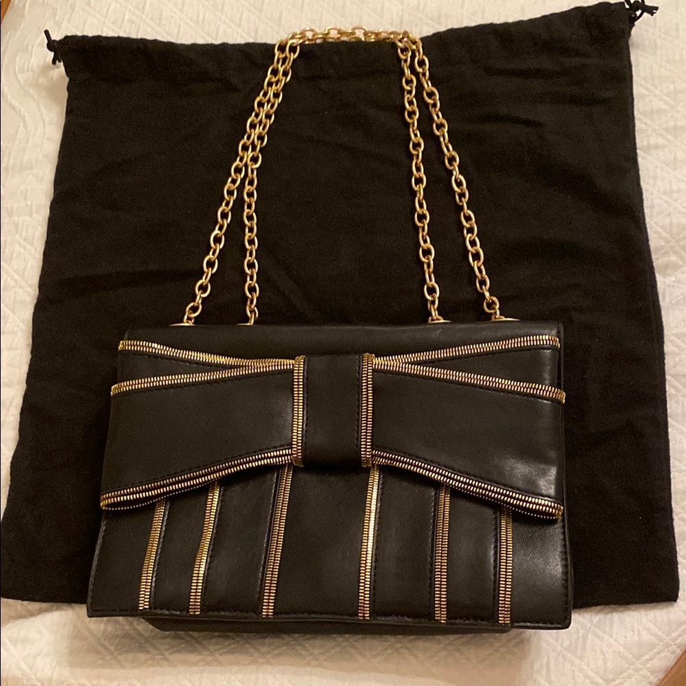 ZAC POSEN Elegant Black and Gold Chain Shoulder Bag